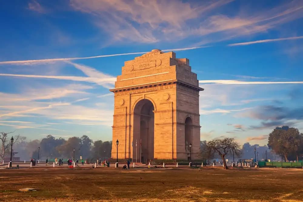 Where can I rent a bike in Delhi? 10 pickup points compared