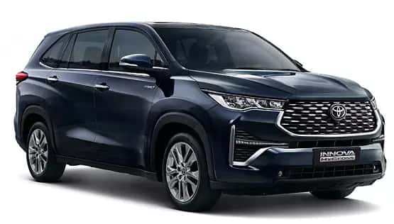 Toyota Innova Hycross